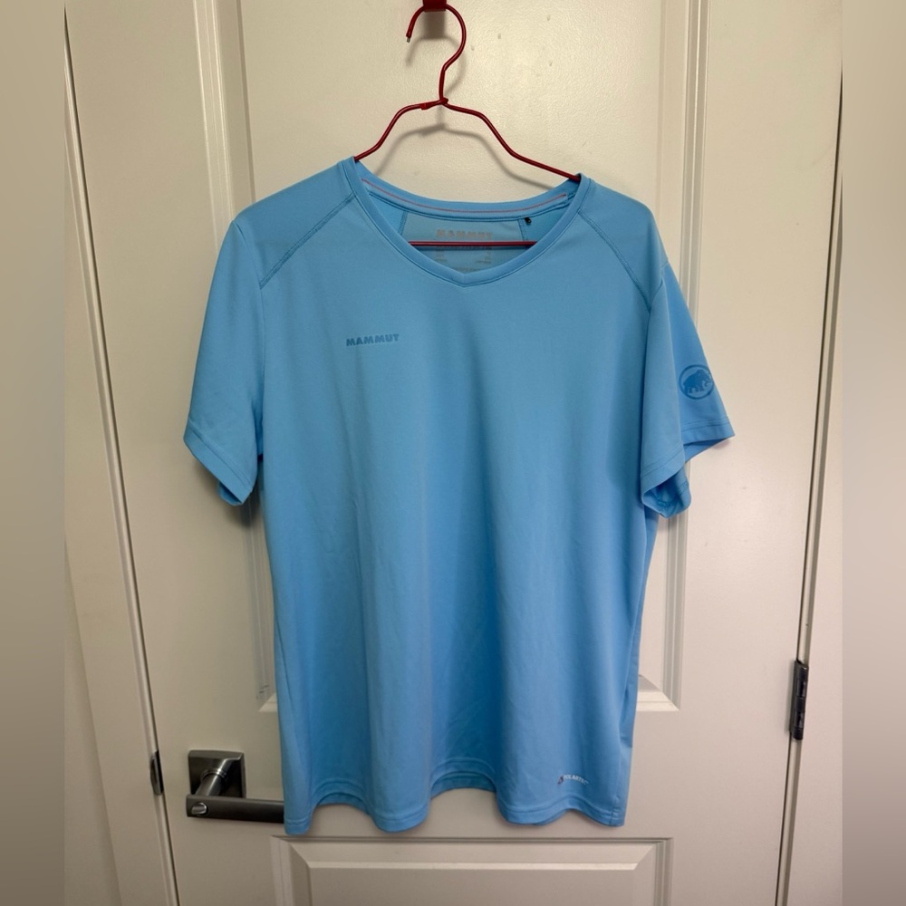 Mammut Polartec Women's Sky Blue Short Sleeve Tee in size XL